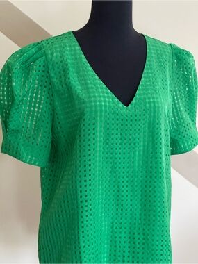 Jodifl Kelly Green V-Neck Puff Short Sleeve Top Sz M Windowpane Fabric Lined
